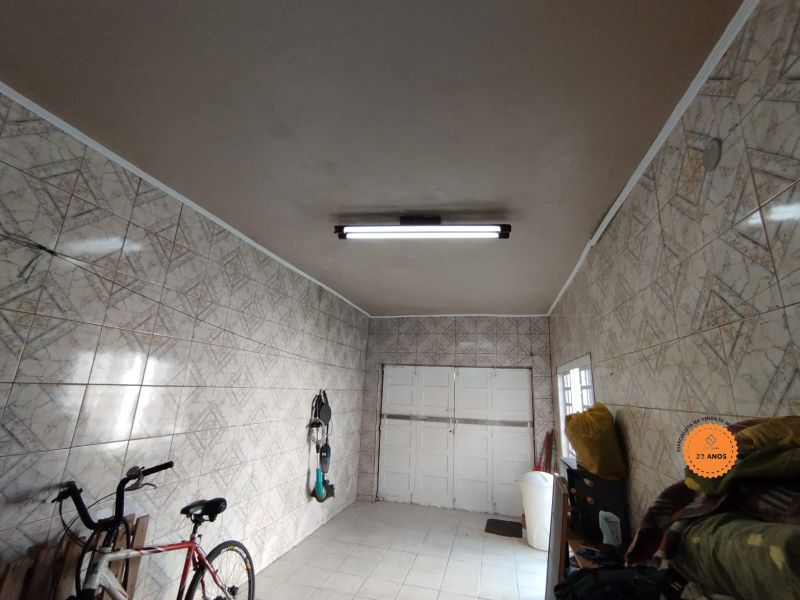 Casa com 4 quartos, 2 banheiros e 175m² à venda no bairro Centro, Pelotas