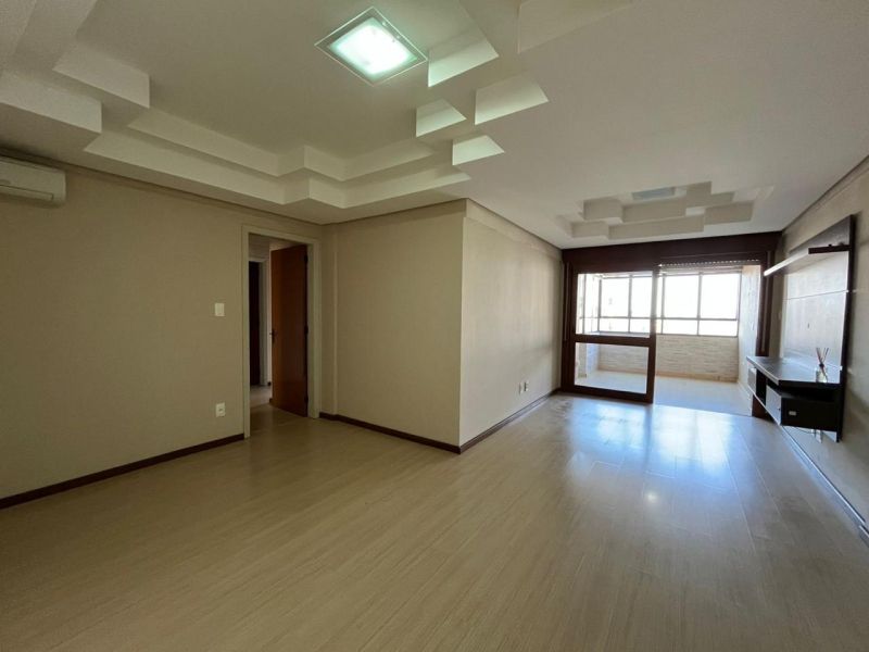 Apartamento com 3 quartos, 2 banheiros e 131m² à venda no bairro Centro, Pelotas