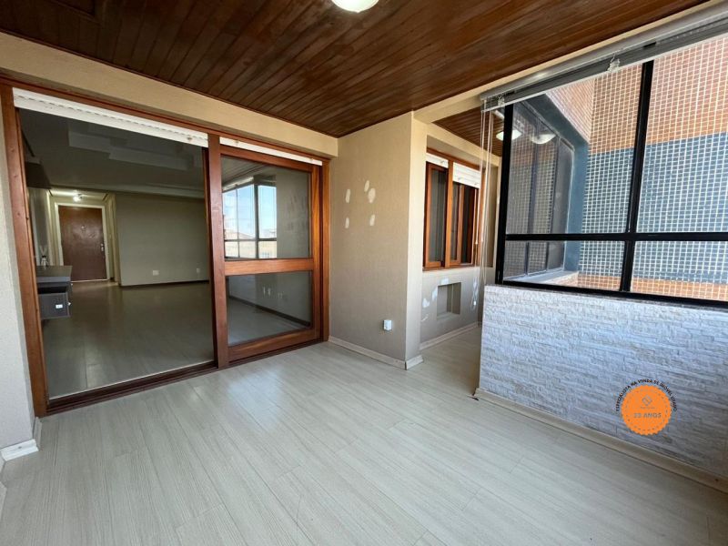 Apartamento com 3 quartos, 2 banheiros e 131m² à venda no bairro Centro, Pelotas