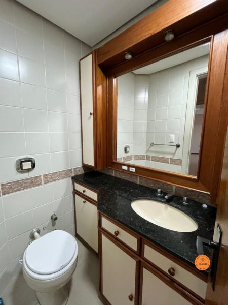 Apartamento com 3 quartos, 2 banheiros e 131m² à venda no bairro Centro, Pelotas