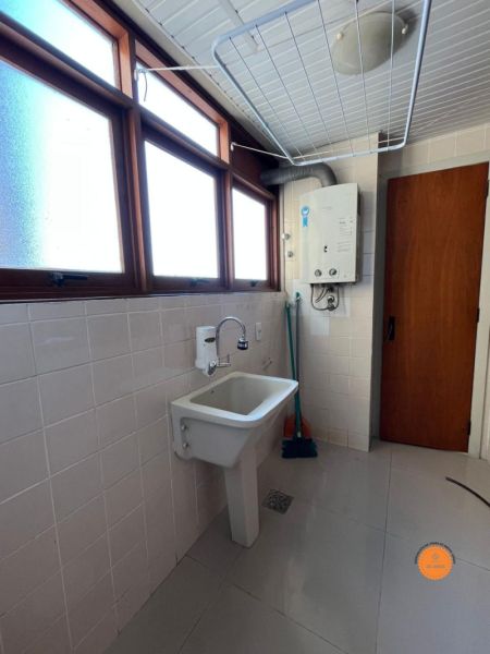 Apartamento com 3 quartos, 2 banheiros e 131m² à venda no bairro Centro, Pelotas