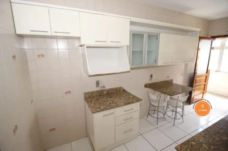 Apartamento com 3 quartos, 2 banheiros e 112m² à venda no bairro Centro, Pelotas