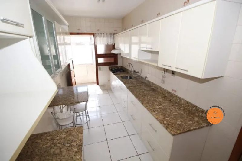 Apartamento com 3 quartos, 2 banheiros e 112m² à venda no bairro Centro, Pelotas