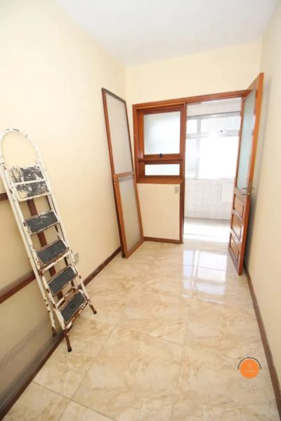 Apartamento com 3 quartos, 2 banheiros e 112m² à venda no bairro Centro, Pelotas