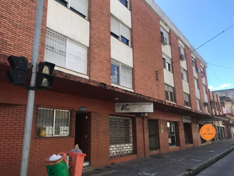 Apartamento com 3 quartos, 1 banheiro e 87m² à venda no bairro Centro, Pelotas
