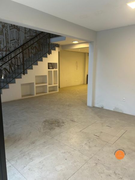 Prédio Comercial com 2 quartos, 3 banheiros e 364m² à venda no bairro Centro, Pelotas