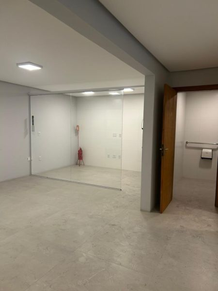 Prédio Comercial com 2 quartos, 3 banheiros e 364m² à venda no bairro Centro, Pelotas