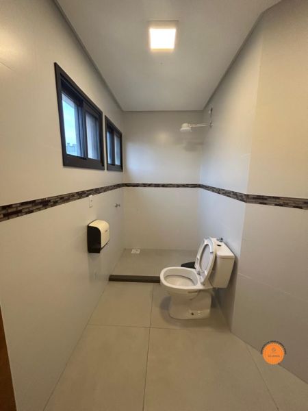 Prédio Comercial com 2 quartos, 3 banheiros e 364m² à venda no bairro Centro, Pelotas