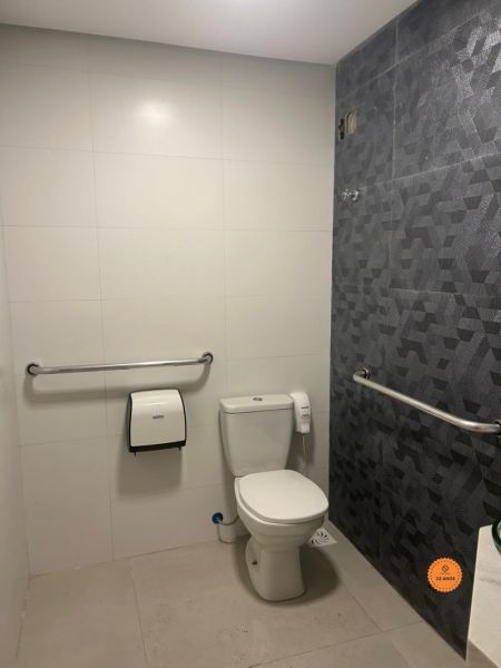 Prédio Comercial com 2 quartos, 3 banheiros e 364m² à venda no bairro Centro, Pelotas
