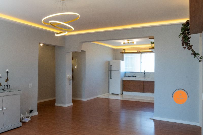 Apartamento com 3 quartos, 2 banheiros e 111m² à venda no bairro Centro, Pelotas
