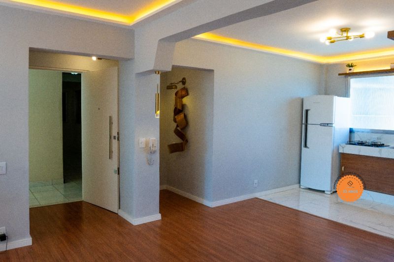 Apartamento com 3 quartos, 2 banheiros e 111m² à venda no bairro Centro, Pelotas