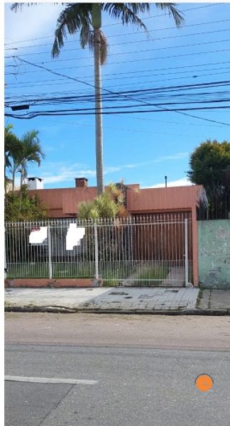 Casa com 3 quartos, 2 banheiros e 186m² à venda no bairro Centro, Pelotas