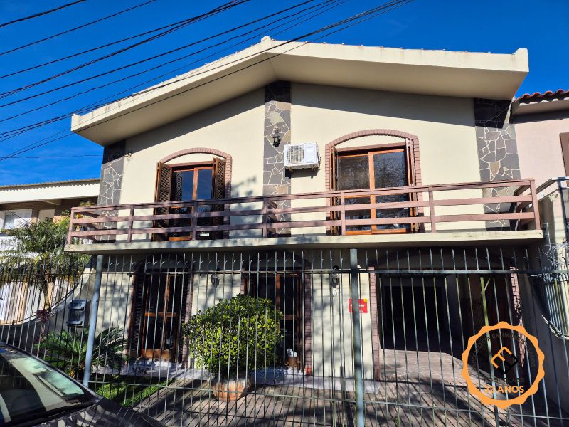 Casa com 4 quartos, 2 banheiros e 288m² à venda no bairro Três Vendas, Pelotas