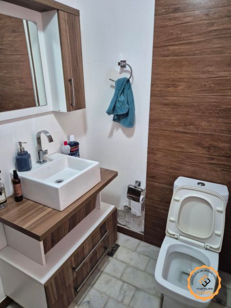 Casa com 4 quartos, 2 banheiros e 288m² à venda no bairro Três Vendas, Pelotas
