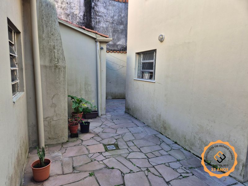 Casa com 4 quartos, 2 banheiros e 288m² à venda no bairro Três Vendas, Pelotas