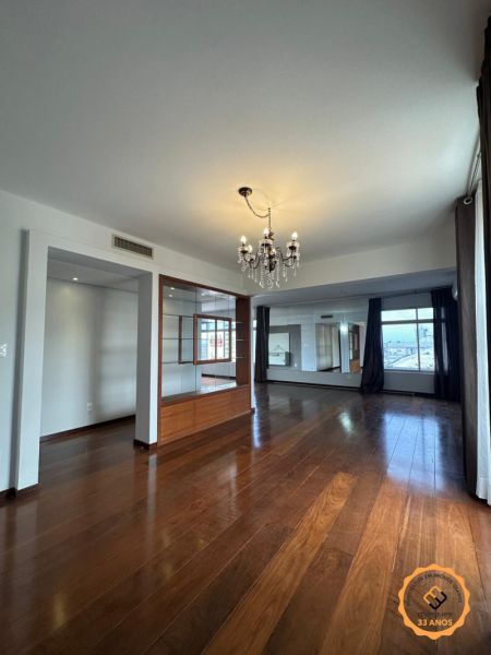 Apartamento com 3 quartos, 3 banheiros e 216m² à venda no bairro Centro, Pelotas