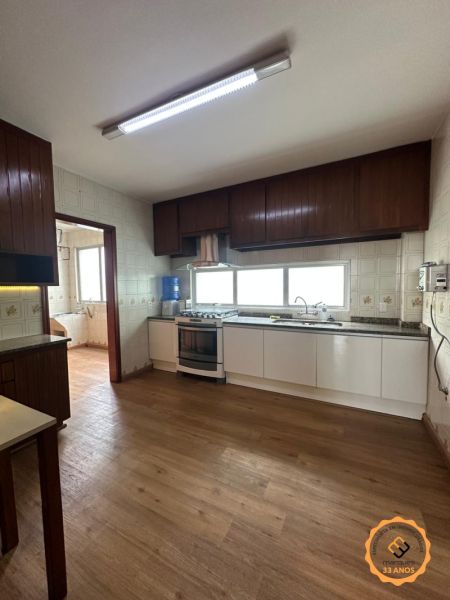 Apartamento com 3 quartos, 3 banheiros e 216m² à venda no bairro Centro, Pelotas