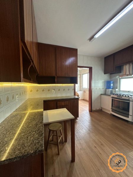 Apartamento com 3 quartos, 3 banheiros e 216m² à venda no bairro Centro, Pelotas