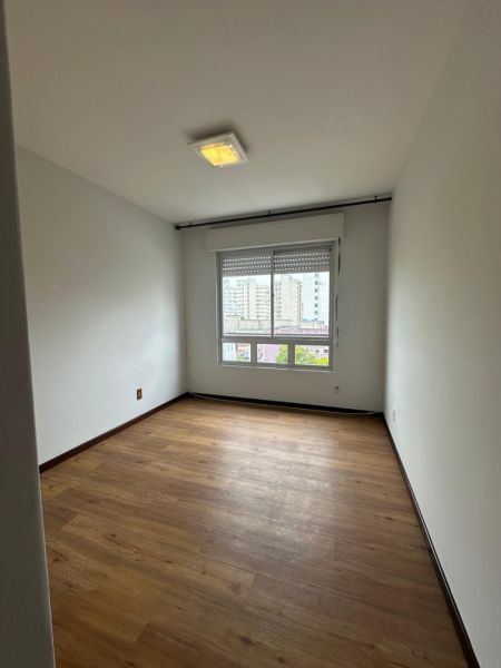 Apartamento com 3 quartos, 3 banheiros e 216m² à venda no bairro Centro, Pelotas