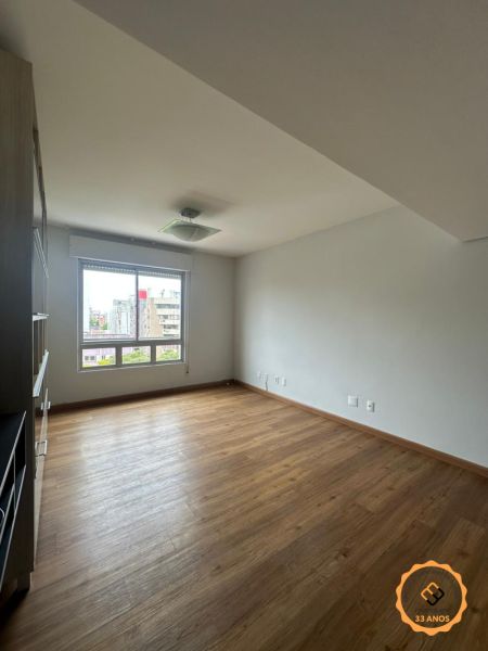 Apartamento com 3 quartos, 3 banheiros e 216m² à venda no bairro Centro, Pelotas