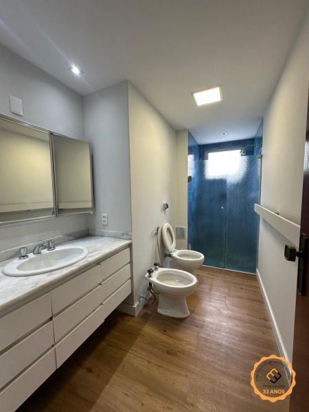 Apartamento com 3 quartos, 3 banheiros e 216m² à venda no bairro Centro, Pelotas