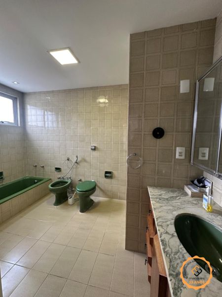 Apartamento com 3 quartos, 3 banheiros e 216m² à venda no bairro Centro, Pelotas