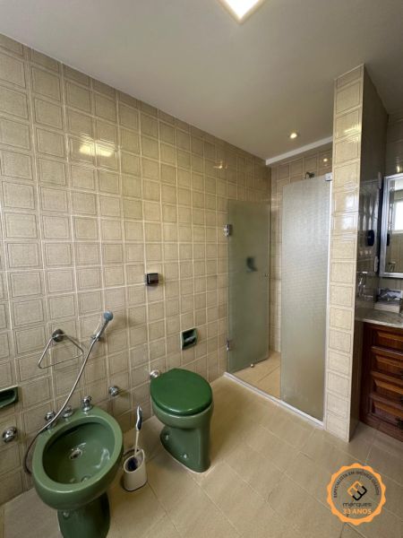Apartamento com 3 quartos, 3 banheiros e 216m² à venda no bairro Centro, Pelotas
