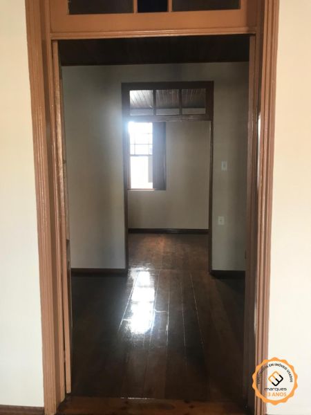 Casa Comercial com 4 quartos, 2 banheiros e 72m² à venda no bairro Centro, Pelotas