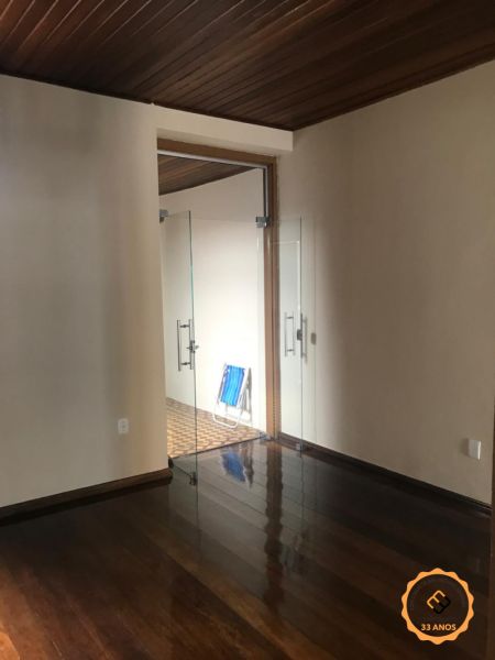 Casa Comercial com 4 quartos, 2 banheiros e 72m² à venda no bairro Centro, Pelotas