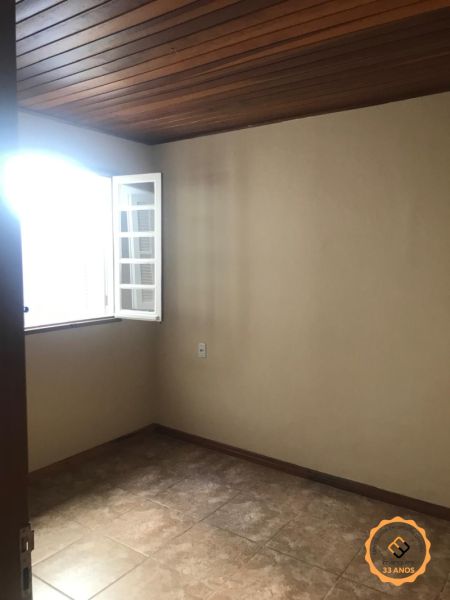 Casa Comercial com 4 quartos, 2 banheiros e 72m² à venda no bairro Centro, Pelotas