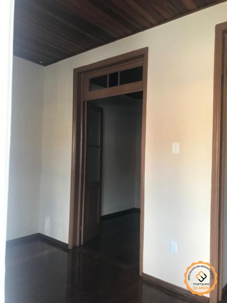 Casa Comercial com 4 quartos, 2 banheiros e 72m² à venda no bairro Centro, Pelotas