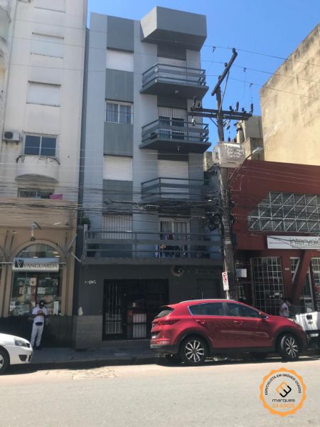 Apartamento com 1 quarto, 1 banheiro e 41m² à venda no bairro Centro, Pelotas