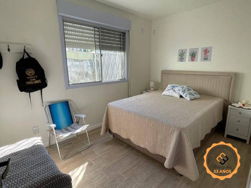 Casa com 4 quartos, 2 banheiros e 161m² à venda no bairro Obelisco, Pelotas