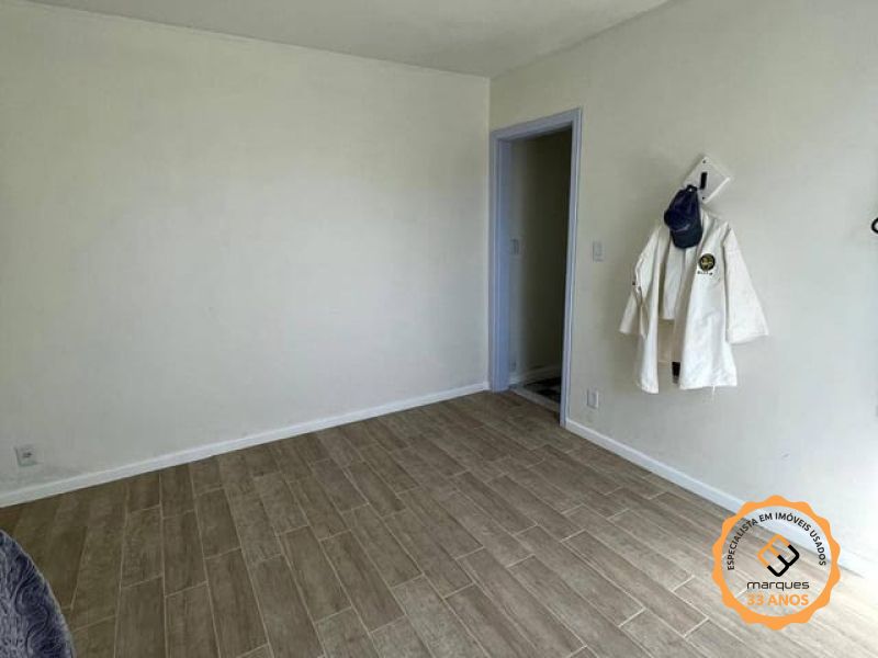 Casa com 4 quartos, 2 banheiros e 161m² à venda no bairro Obelisco, Pelotas