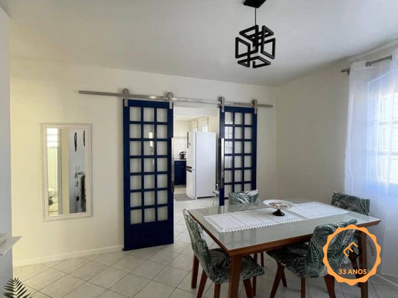 Casa com 4 quartos, 2 banheiros e 161m² à venda no bairro Obelisco, Pelotas