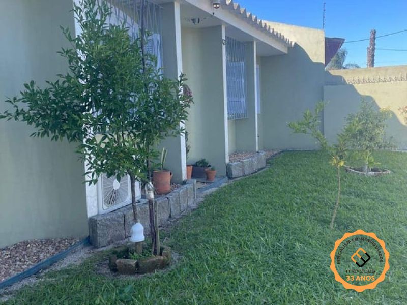 Casa com 4 quartos, 2 banheiros e 161m² à venda no bairro Obelisco, Pelotas