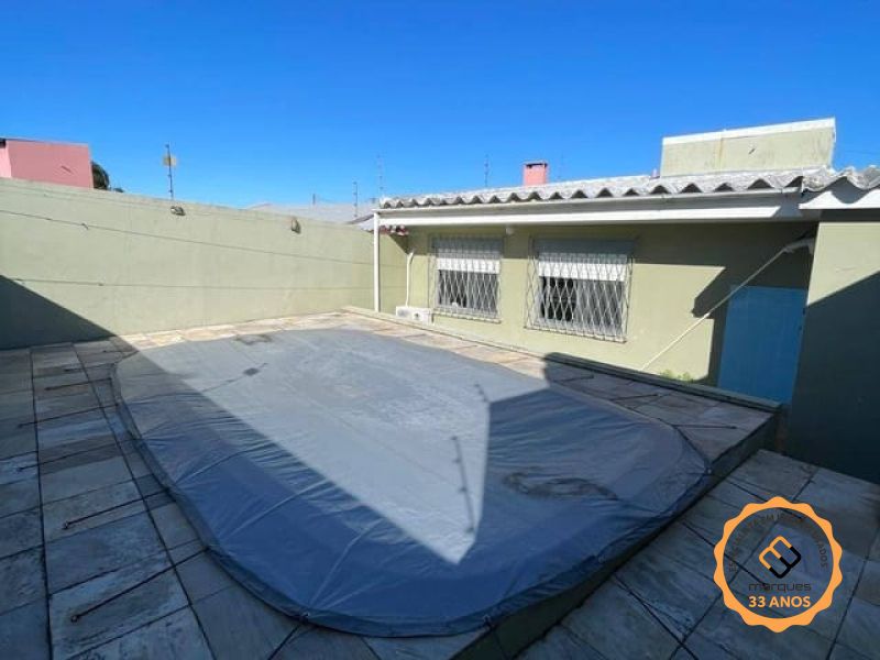 Casa com 4 quartos, 2 banheiros e 161m² à venda no bairro Obelisco, Pelotas