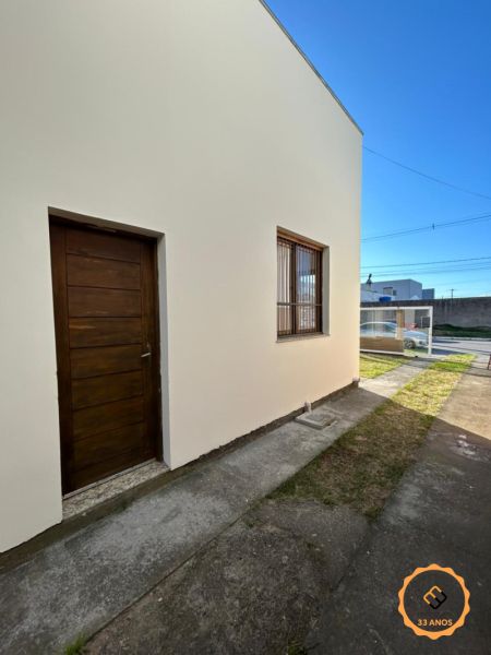 Casa com 2 quartos, 1 banheiro e 76m² à venda no bairro Laranjal, Pelotas