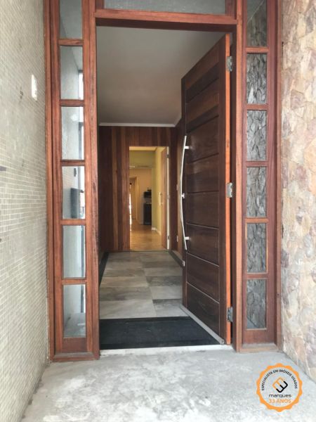 Casa com 3 quartos, 3 banheiros e 225m² à venda no bairro Centro, Pelotas