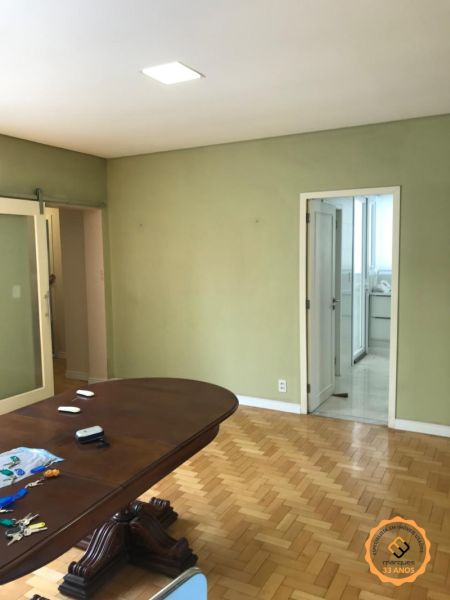 Casa com 3 quartos, 3 banheiros e 225m² à venda no bairro Centro, Pelotas