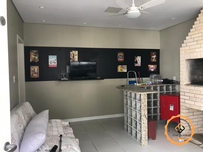 Casa com 3 quartos, 3 banheiros e 225m² à venda no bairro Centro, Pelotas