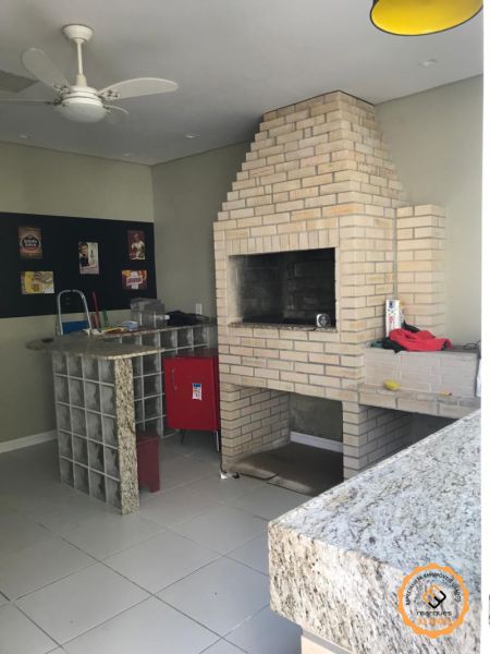 Casa com 3 quartos, 3 banheiros e 225m² à venda no bairro Centro, Pelotas