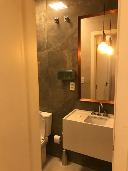 Casa com 3 quartos, 3 banheiros e 225m² à venda no bairro Centro, Pelotas