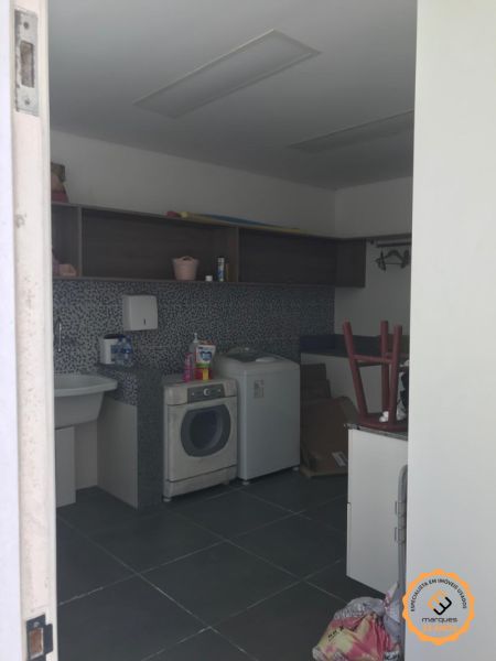 Casa com 3 quartos, 3 banheiros e 225m² à venda no bairro Centro, Pelotas