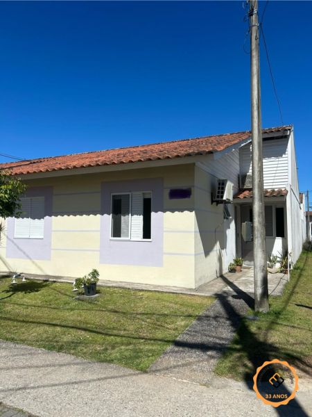 Casa com 2 quartos, 1 banheiro e 65m² à venda no bairro Três Vendas, Pelotas