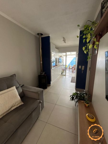Casa com 2 quartos, 1 banheiro e 65m² à venda no bairro Três Vendas, Pelotas