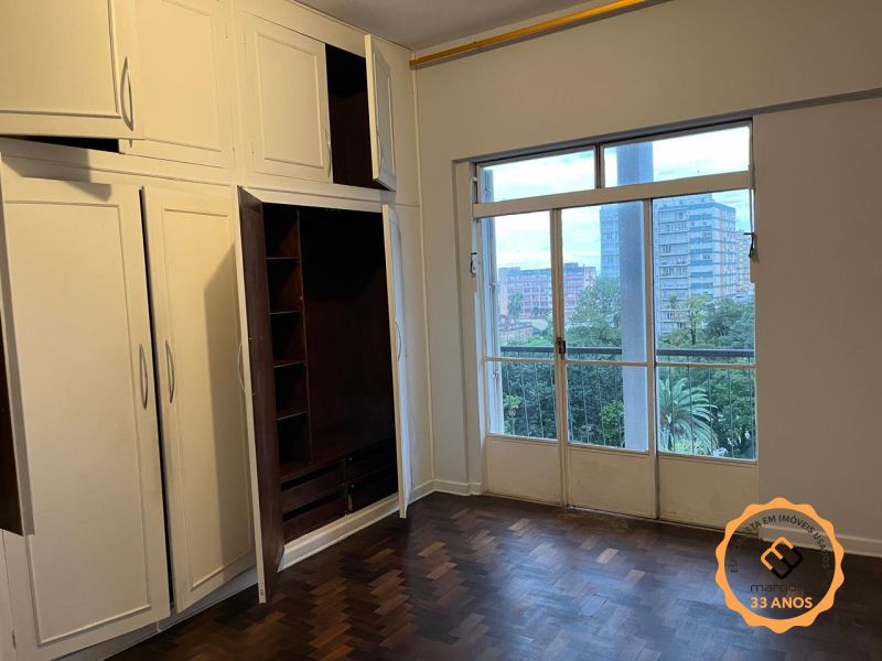 Apartamento com 3 quartos, 2 banheiros e 192m² à venda no bairro Centro, Pelotas