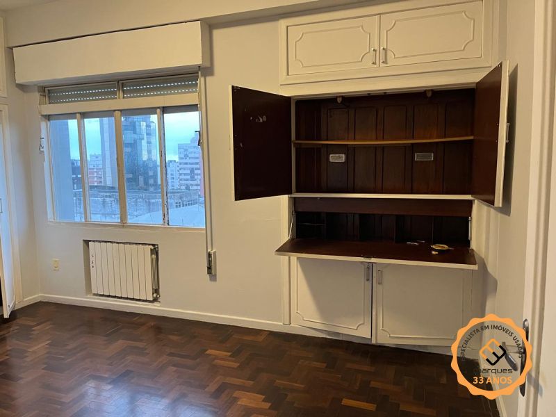 Apartamento com 3 quartos, 2 banheiros e 192m² à venda no bairro Centro, Pelotas