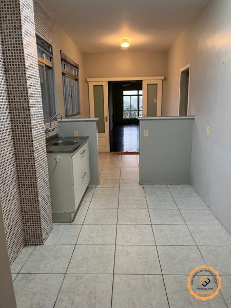 Apartamento com 3 quartos, 2 banheiros e 192m² à venda no bairro Centro, Pelotas