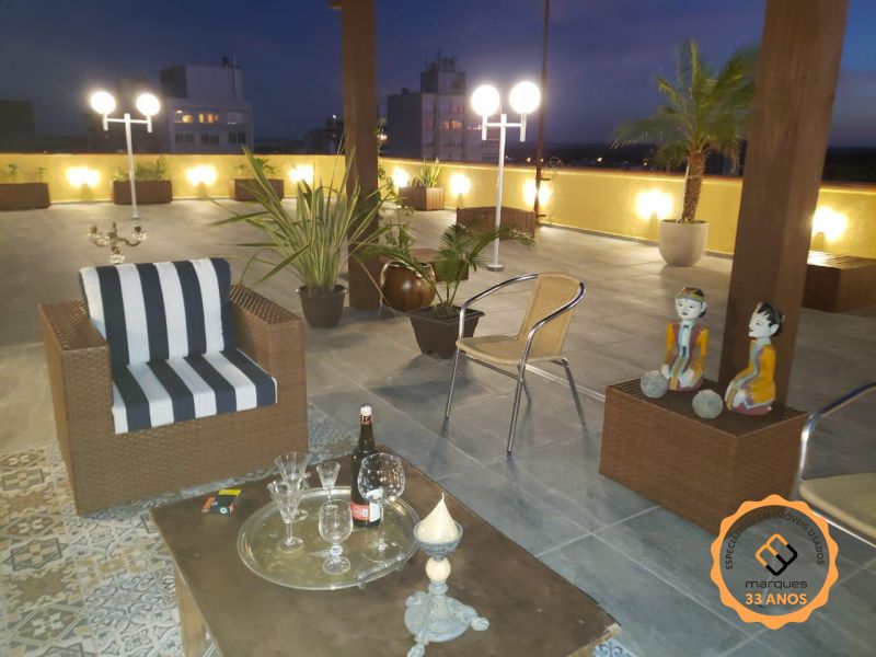 Apartamento com 3 quartos, 2 banheiros e 192m² à venda no bairro Centro, Pelotas